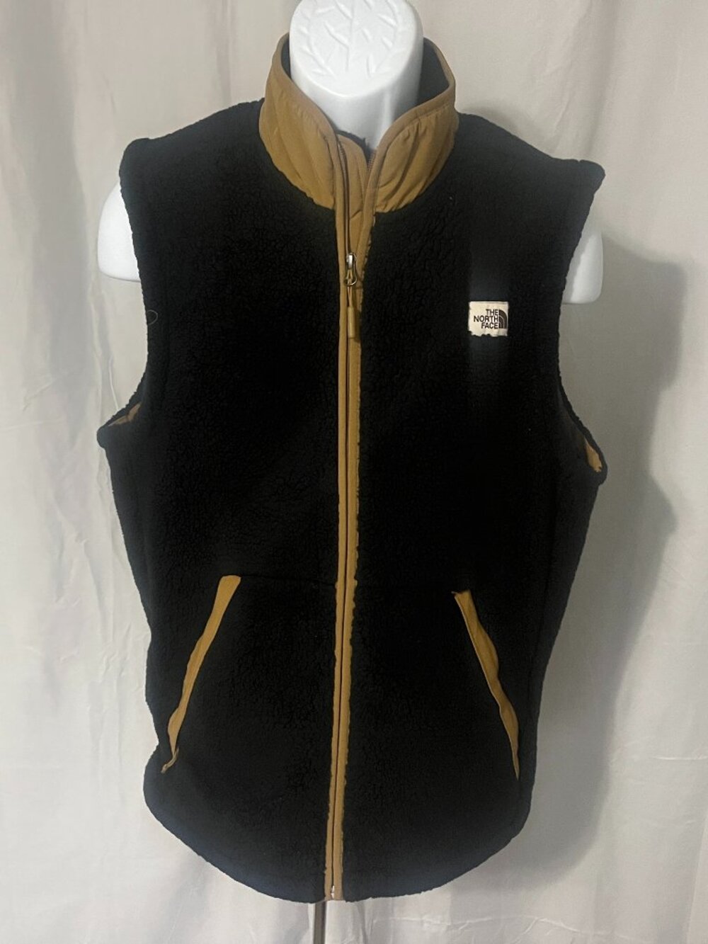 🏔️ The North Face Men's Black Tan Deep Pile Full Zip Fleece Vest M ⭐